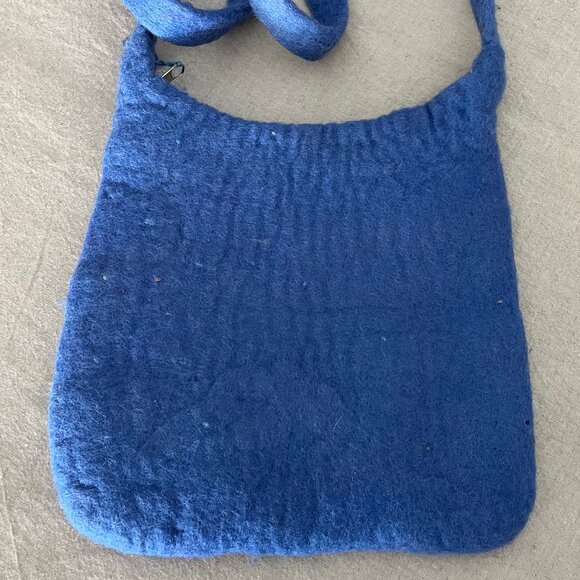 Wool Crossbody Bag - Felted wool bag from Nepal - Picture 6 of 13